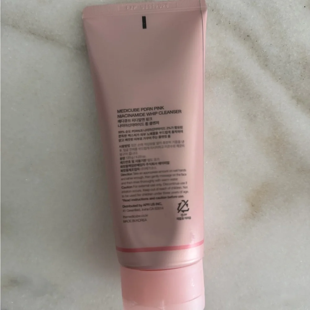 Medicube PDRN Pink Niacinamide Whip Cleanser